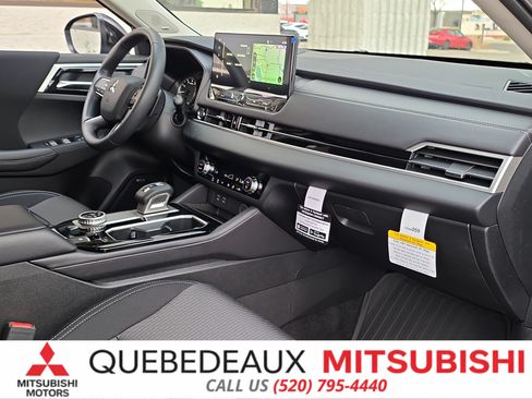 New 2026 Mitsubishi Outlander ES FWD image 31