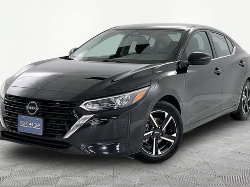 Used 2024 Nissan Sentra SV FWD image 3