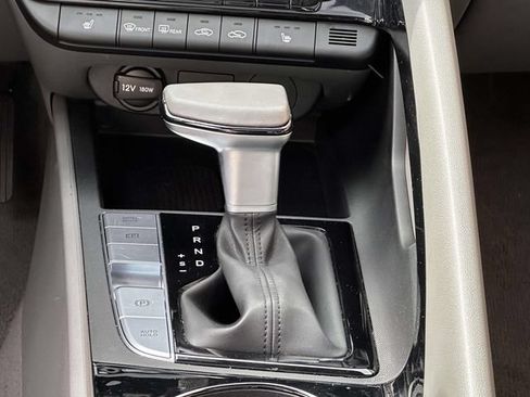 Used 2025 Hyundai Elantra SEL FWD image 25
