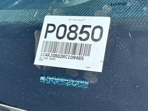 Used 2024 Jeep Grand Cherokee Limited RWD image 15
