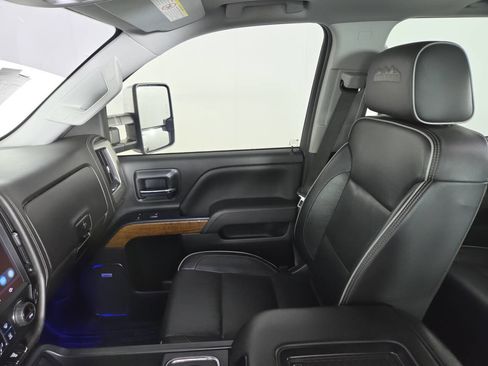 Used 2018 Chevrolet Silverado 2500 High Country AWD/4WD image 24