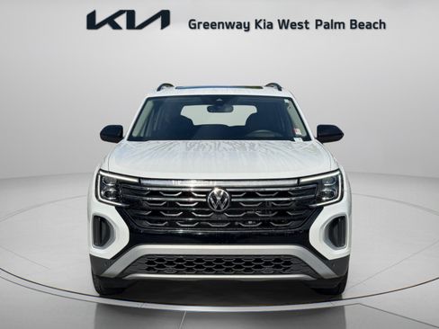 Used 2024 Volkswagen Atlas Peak Edition SEL AWD/4WD image 2