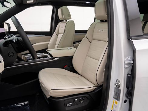 Certified 2025 Cadillac Escalade ESV Sport w/ LPO, ONYX Package image 12