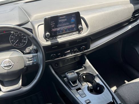 Used 2025 Nissan Rogue SV FWD image 20