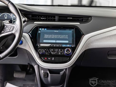 Used 2020 Chevrolet Bolt LT FWD image 32