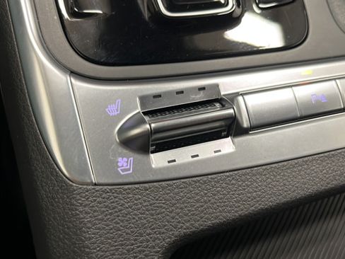 Used 2026 Kia Carnival SX FWD image 32