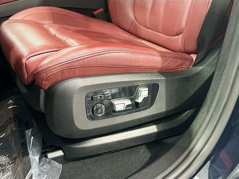 Used 2022 BMW X6 xDrive40i w/ Executive Package AWD/4WD image 19