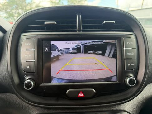 Used 2023 Kia Soul LX w/ LX Technology Package FWD image 23
