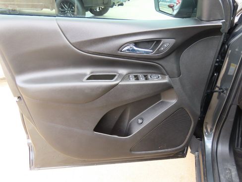 Used 2020 Chevrolet Equinox LT image 25