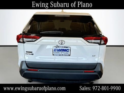Used 2022 Toyota RAV4 LE FWD image 6