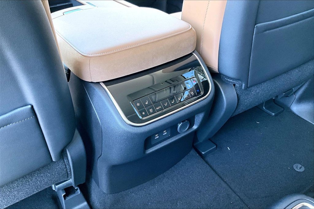 New 2027 INFINITI QX80 Luxe RWD image 36