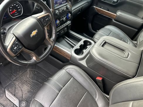Used 2021 Chevrolet Silverado 1500 High Country w/ Technology Package image 11
