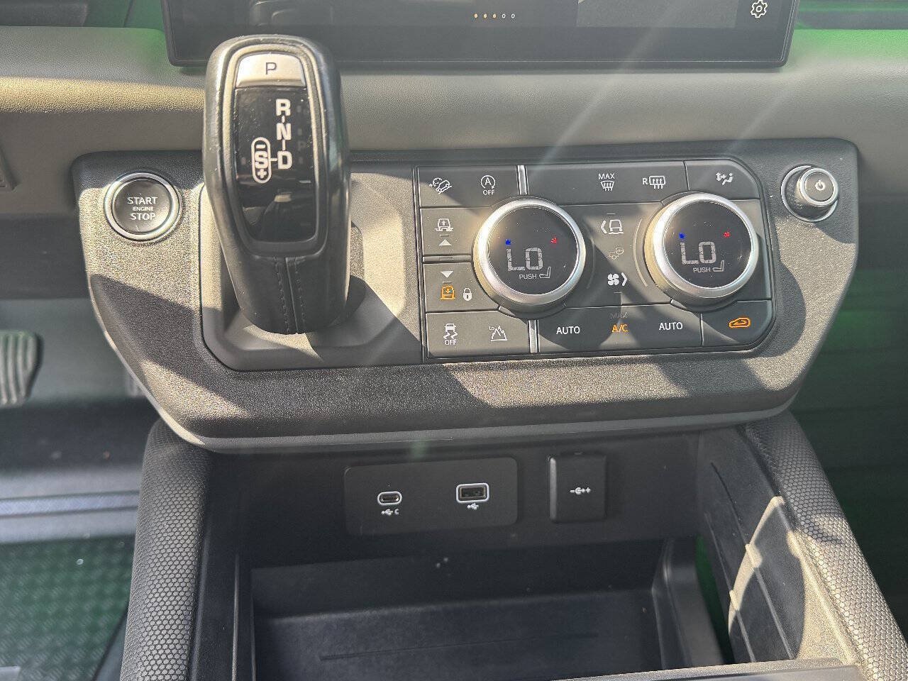 Used 2022 Land Rover Defender 110 X-Dynamic HSE AWD/4WD image 14