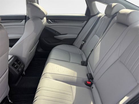 Used 2018 Honda Accord Touring image 23