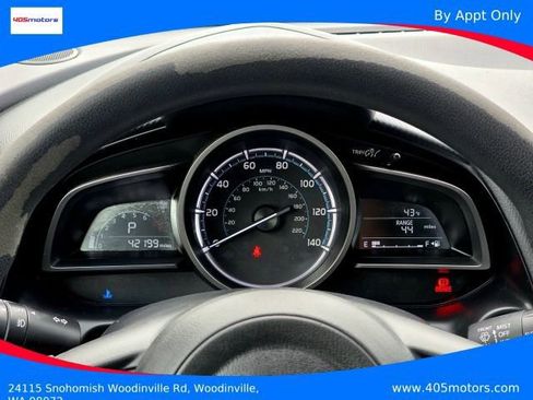 Used 2019 Toyota Yaris LE FWD image 13