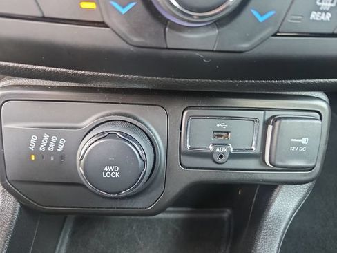 Used 2019 Jeep Renegade Limited w/ Safety and Security Group AWD/4WD image 26