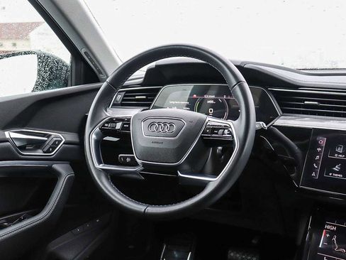 Used 2023 Audi e-tron Premium w/ Convenience Plus Package image 21