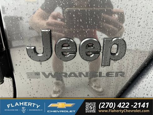 Used 2025 Jeep Wrangler Unlimited Sport AWD/4WD image 19
