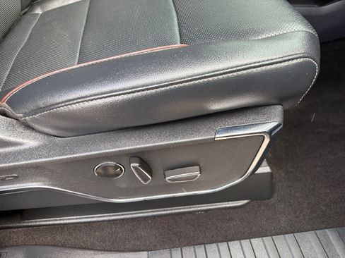 Used 2022 Ford F150 Lariat w/ Equipment Group 502A High image 31