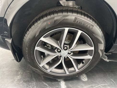 Used 2025 Land Rover Discovery Sport S image 38