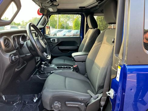 Used 2018 Jeep Wrangler Sport image 17