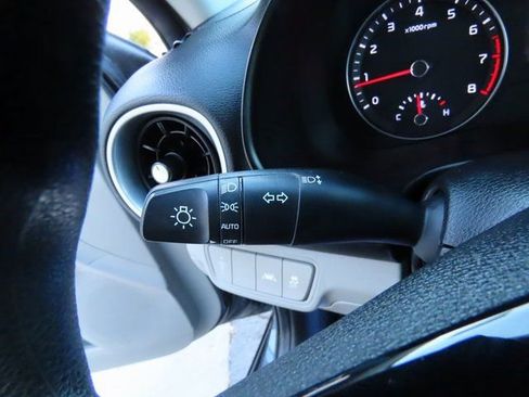 Used 2020 Kia Forte LXS image 33