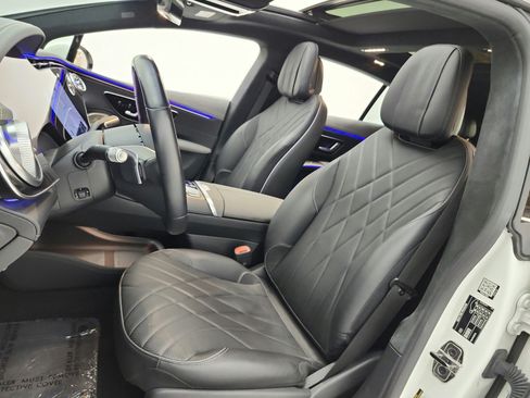 Used 2022 Mercedes-Benz EQS 580 4MATIC Sedan image 10