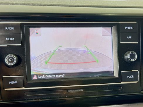 Used 2022 Volkswagen Taos S image 19