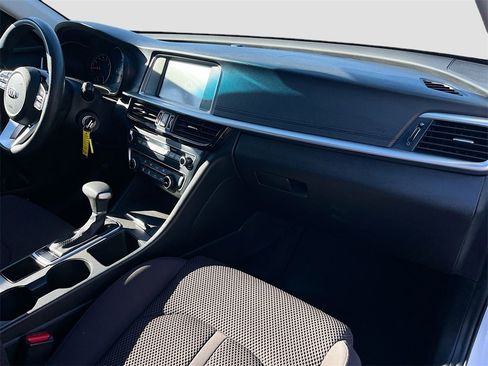 Used 2020 Kia Optima LX image 26