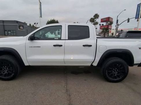 Used 2024 Chevrolet Colorado Trail Boss AWD/4WD image 5