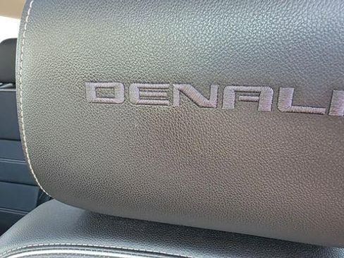 Used 2020 GMC Acadia Denali w/ Denali Ultimate Package AWD/4WD image 15
