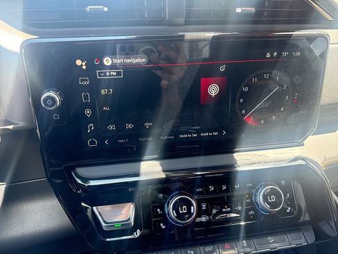 New 2026 GMC Sierra 2500 AT4 w/ AT4 Premium Plus Package AWD/4WD image 13
