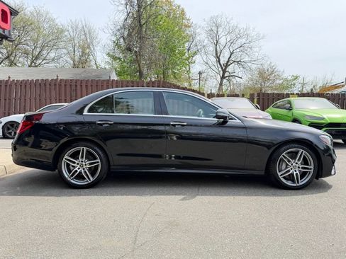 Used 2018 Mercedes-Benz E 300 4MATIC image 4