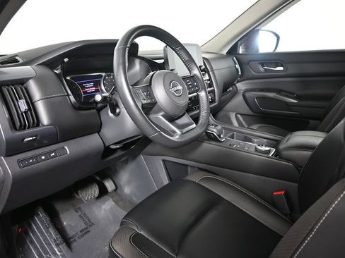 Used 2023 Nissan Pathfinder SL AWD/4WD image 24