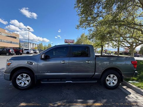 Used 2017 Nissan Titan S AWD/4WD image 9