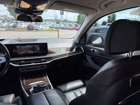 Used 2023 BMW X7 xDrive40i AWD/4WD image 29