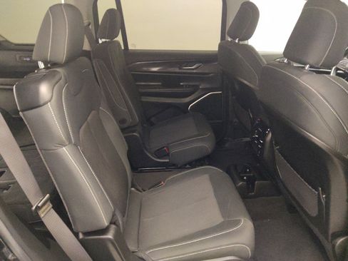 Used 2021 Jeep Grand Cherokee L Laredo w/ Luxury Tech Group I AWD/4WD image 19