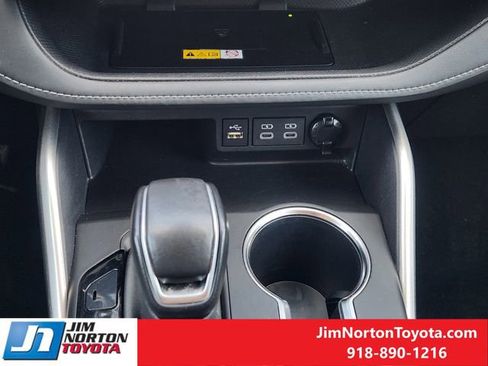 Used 2024 Toyota Highlander XLE image 20