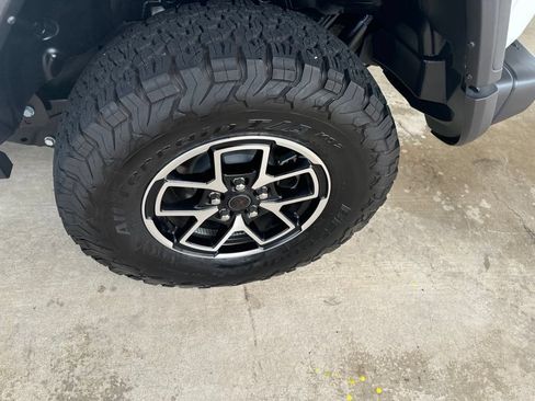 Used 2026 Jeep Wrangler Unlimited Rubicon AWD/4WD image 26
