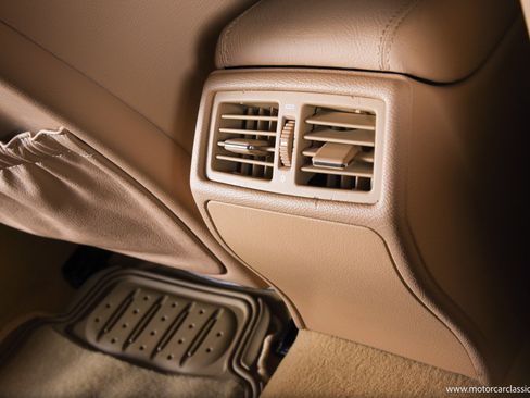 Used 2001 Mercedes-Benz E 320 Sedan image 32