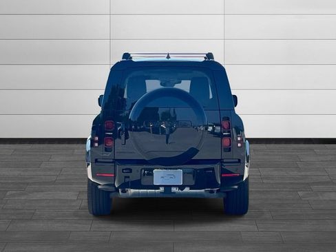 Certified 2025 Land Rover Defender 130 X-Dynamic SE AWD/4WD image 4