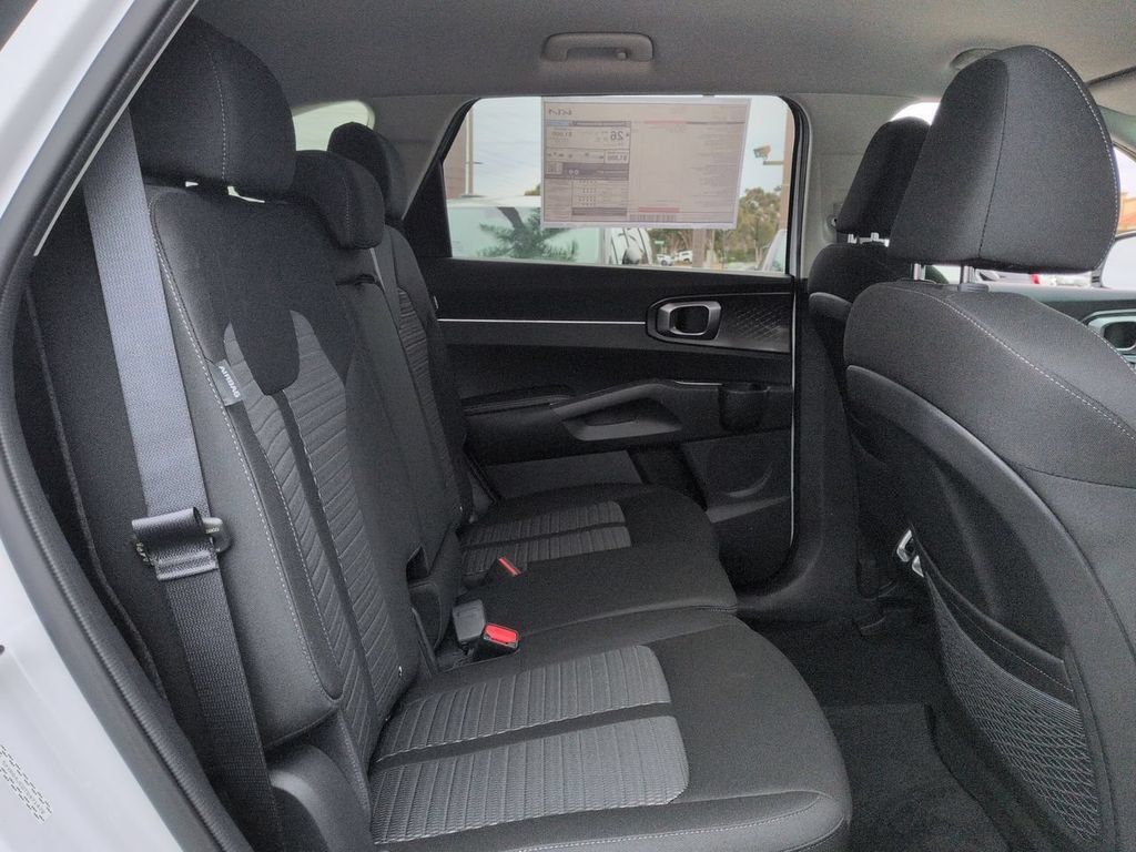New 2026 Kia Sorento LX FWD image 28