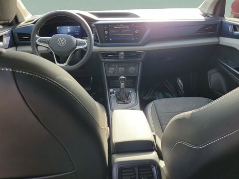 Used 2022 Volkswagen Taos SE w/ Panoramic Sunroof Package image 7