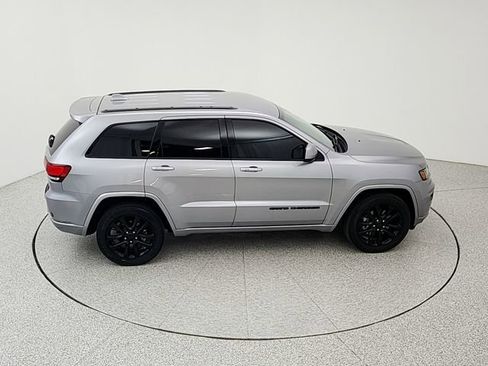 Used 2021 Jeep Grand Cherokee Laredo X AWD/4WD image 16
