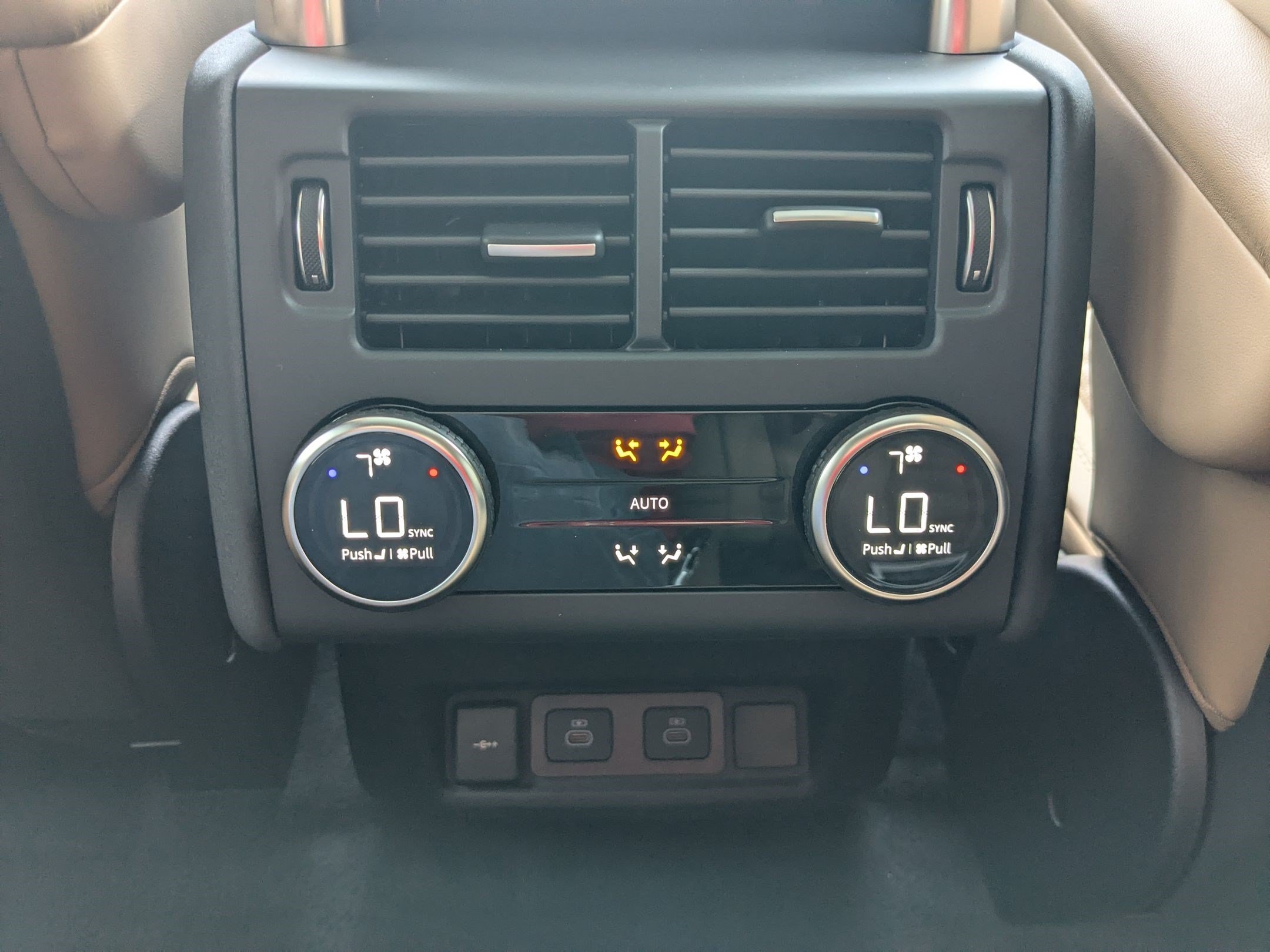 New 2026 Land Rover Discovery Limited Edition AWD/4WD image 30