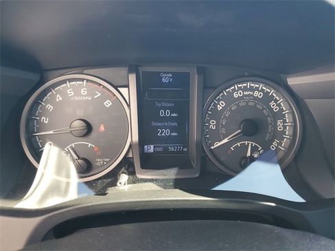 Used 2017 Toyota Tacoma TRD Off-Road image 22