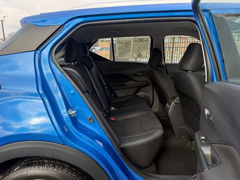 Used 2023 Nissan Kicks SV image 12