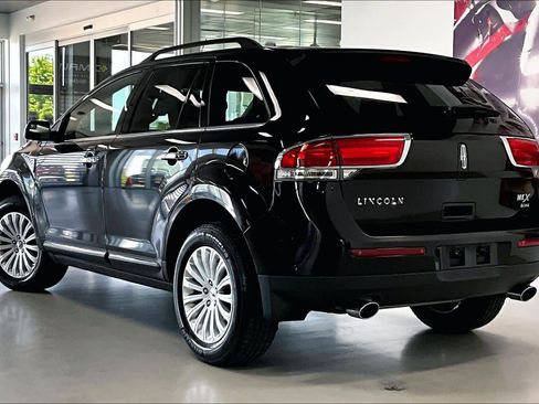 Used 2015 Lincoln MKX AWD w/ Olive Ash Wood Package image 4