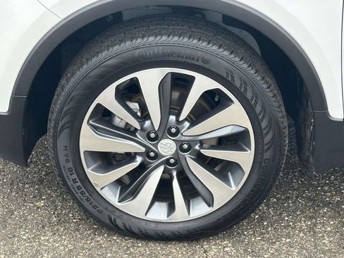 Certified 2022 Buick Encore Preferred w/ Safety Package image 9