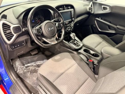 Used 2020 Kia Soul GT-Line FWD image 22